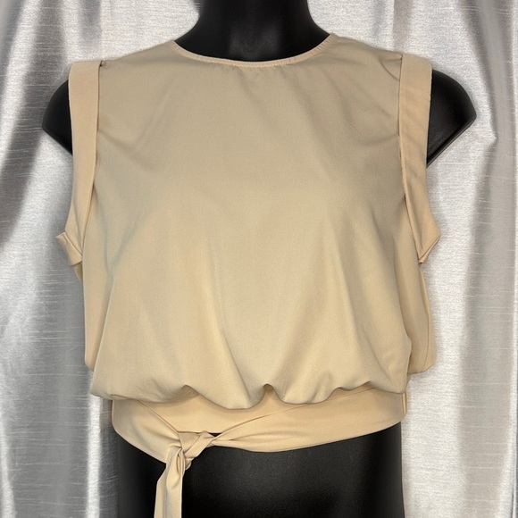 Emery Rose Tops - Emery Rose Sleeveless Tie Front Elastic Waist Keyhole Back Women’s L Stretch